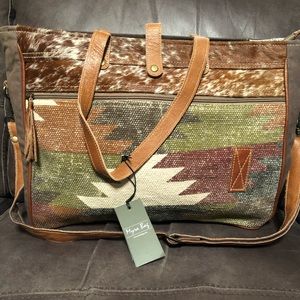 Myra Crusader Weekender Bag